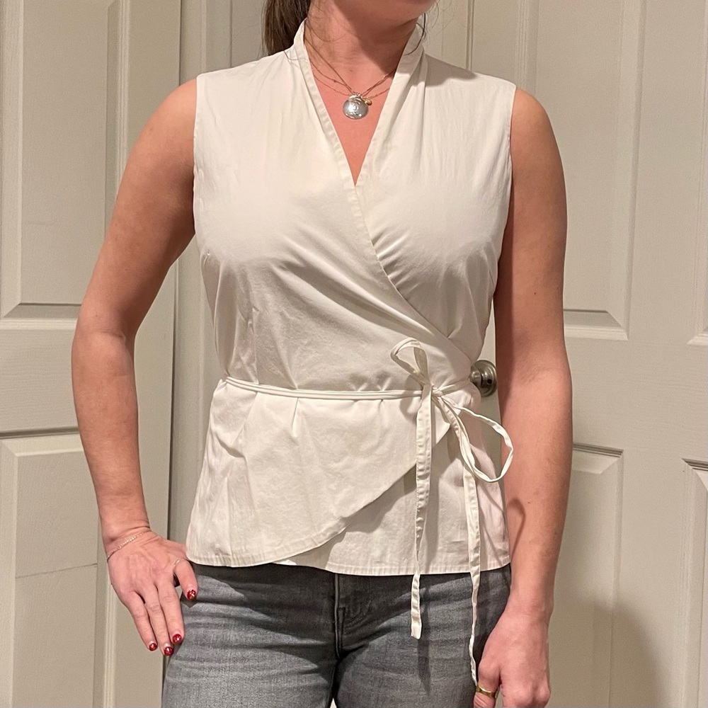 GAP white sleeveless blouse